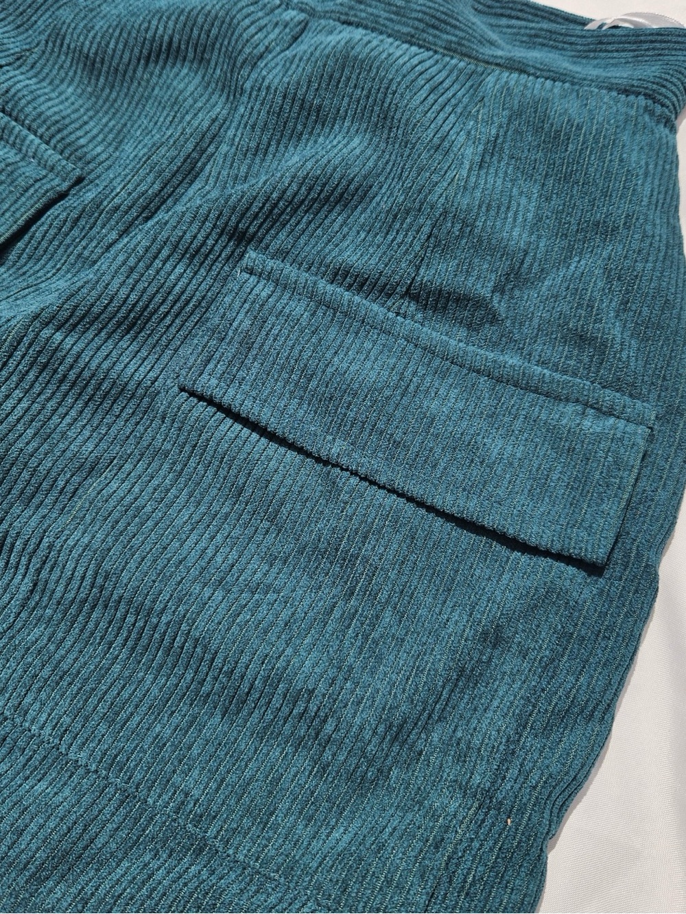 Women's corduroy pencil skirt with pockets